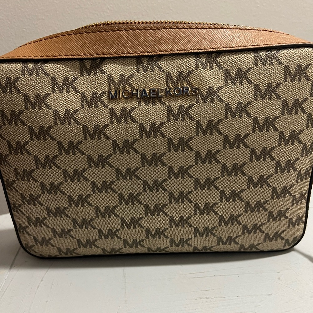Michael Kors cross body
